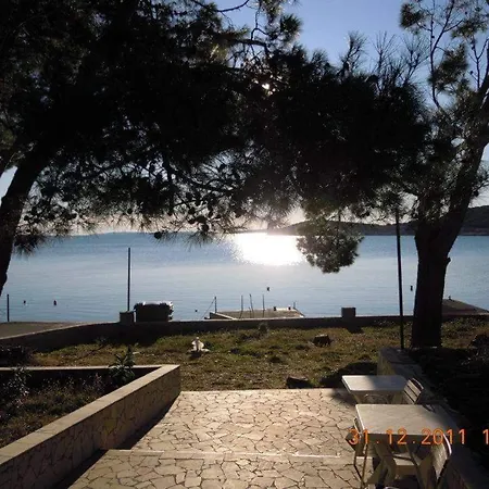 Seaside Dunka Martinšćica