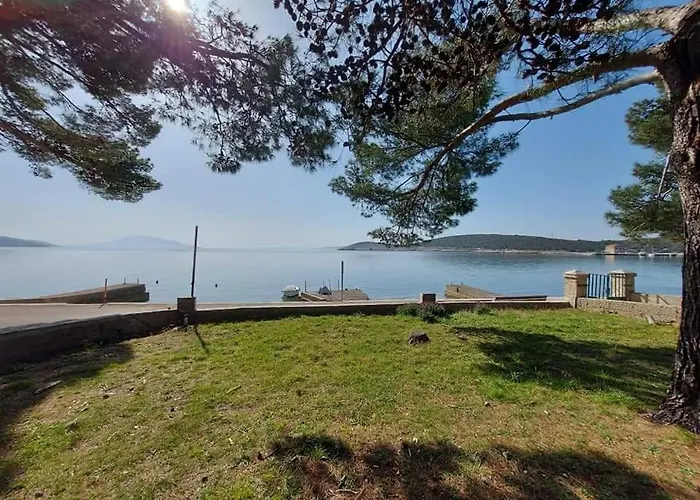 Seaside Dunka Martinšćica